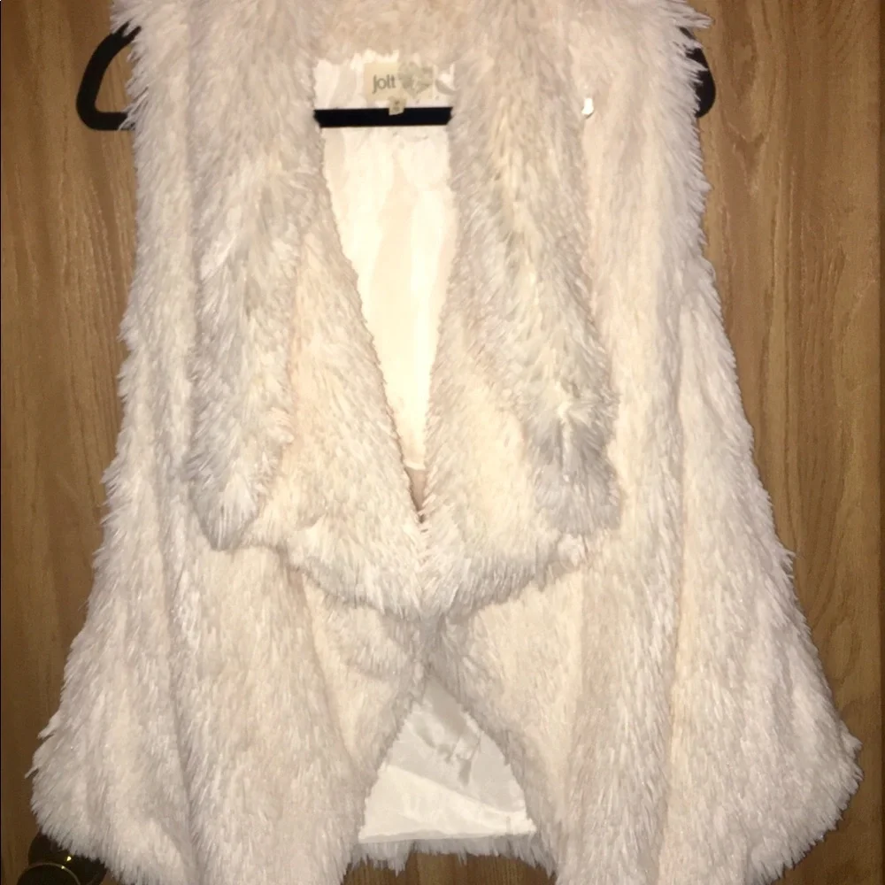 JOLT Faux Fur Vest - Picture 3 of 6